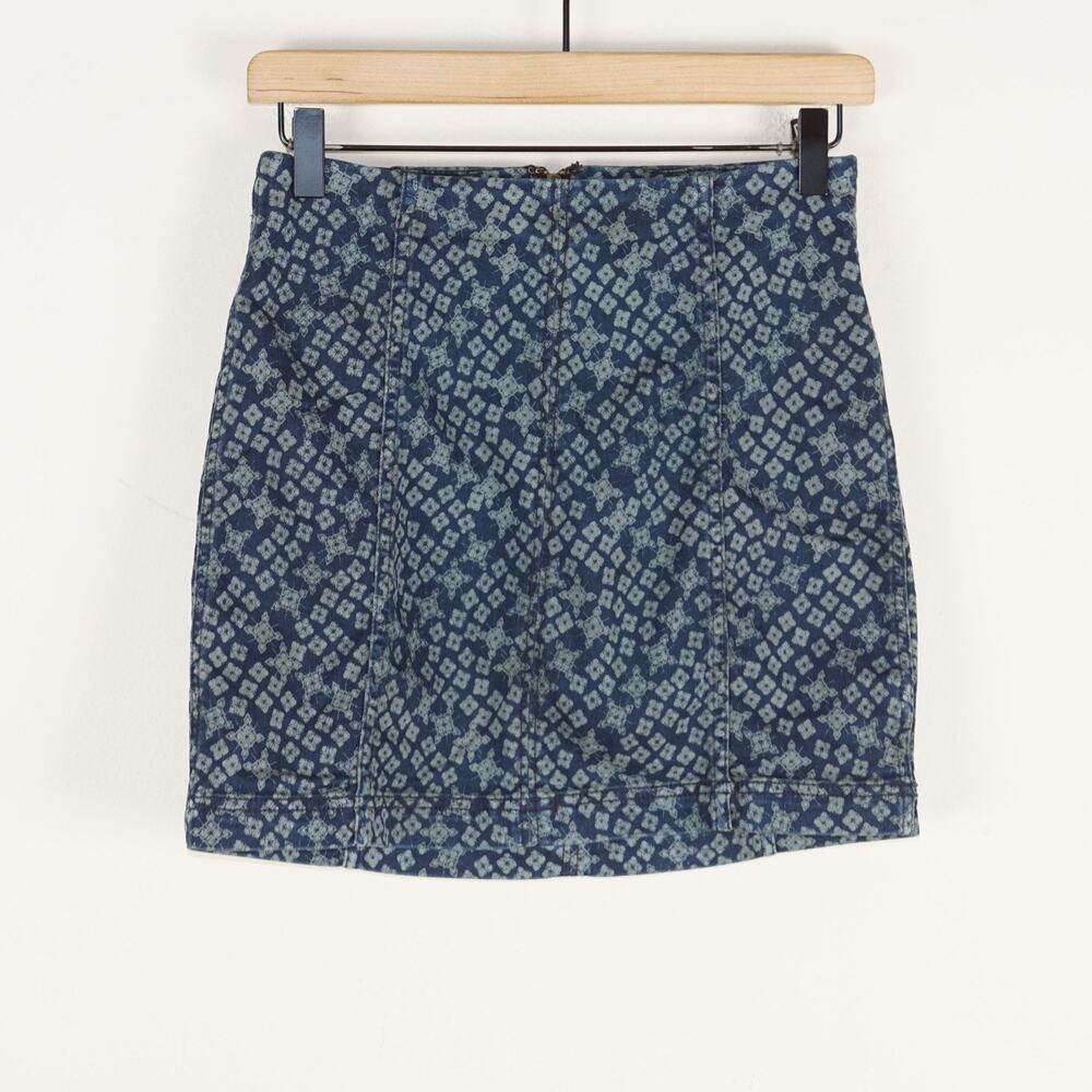 Free People Denim Print Blue Mini Pencil Stretch Skirt Womens Sz 2